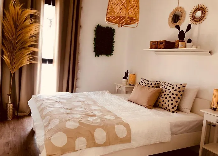 Villa El Palmeral - Exlusive With Private, Heated Pool In